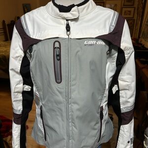 Spyder can-am brp ladies caliber riding jacket
Grey/white/brown
Large